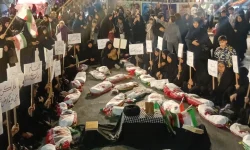 روایتی از شب بیست و هفتم تجمع مردم انقلابی گرگان در حمایت از جان برکفان نظامی و بیعت با رهبر انقلاب