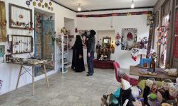بازدید معاون صنایعدستی گلستان از فروشگاههای صنایعدستی بافت تاریخی استرآباد(گرگان)/ استقبال مسافران از فروشگاههای صنایعدستی استان