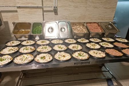 از تنور کانون «گلشن» تا سنگر غیرت؛ حکایت ۲۰۰ پیتزایی که بوی پشتیبانی جبهه میداد