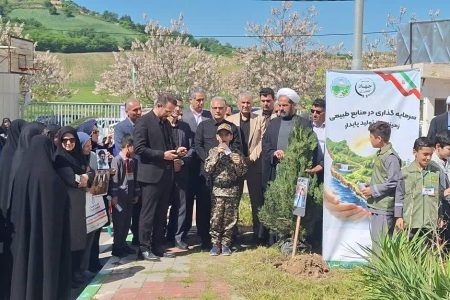 پویش «سرو ایران» روز پنجشنبه همزمان با ۲۰ فروردین روز ملی فناوری هسته‌ای، با کاشت ۲۰۰۰ اصله نهال در گلستان برگزار شد.