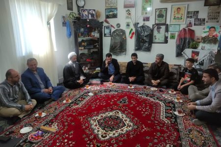 دیدار سردار حاتمی فرمانده مرزبانی استان گلستان با خانواده شهید والا مقام طاها گرایلو