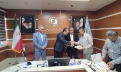 تقدیر از مسئول ممیزی اراضی گنبدکاووس در نشست نهضت ملی مسکن استان گلستان