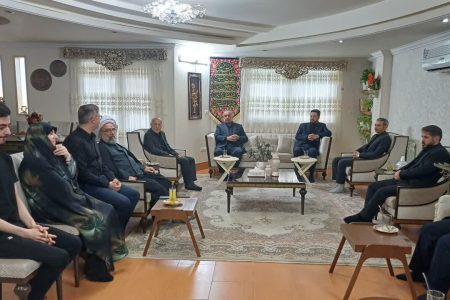 دیدار مسئولان قضایی گلستان با خانواده قاضی شهید کریمی