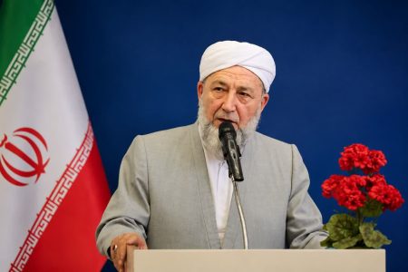 نهادهای علمی پس از انقلاب، پل‌های استوار وحدت در جهان اسلام شدند