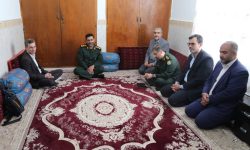 دیدار مسئولان استان گلستان با خانواده شهید سرهنگ خلبان مهدی عالی و اهدای شناسنامه نمادین شهید