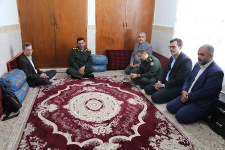دیدار مسئولان استان گلستان با خانواده شهید سرهنگ خلبان مهدی عالی و اهدای شناسنامه نمادین شهید